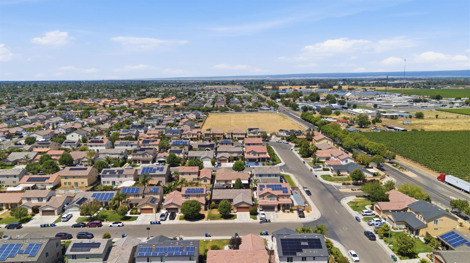 1471 Paseo Del Mar Pkwy, Madera, CA 93638