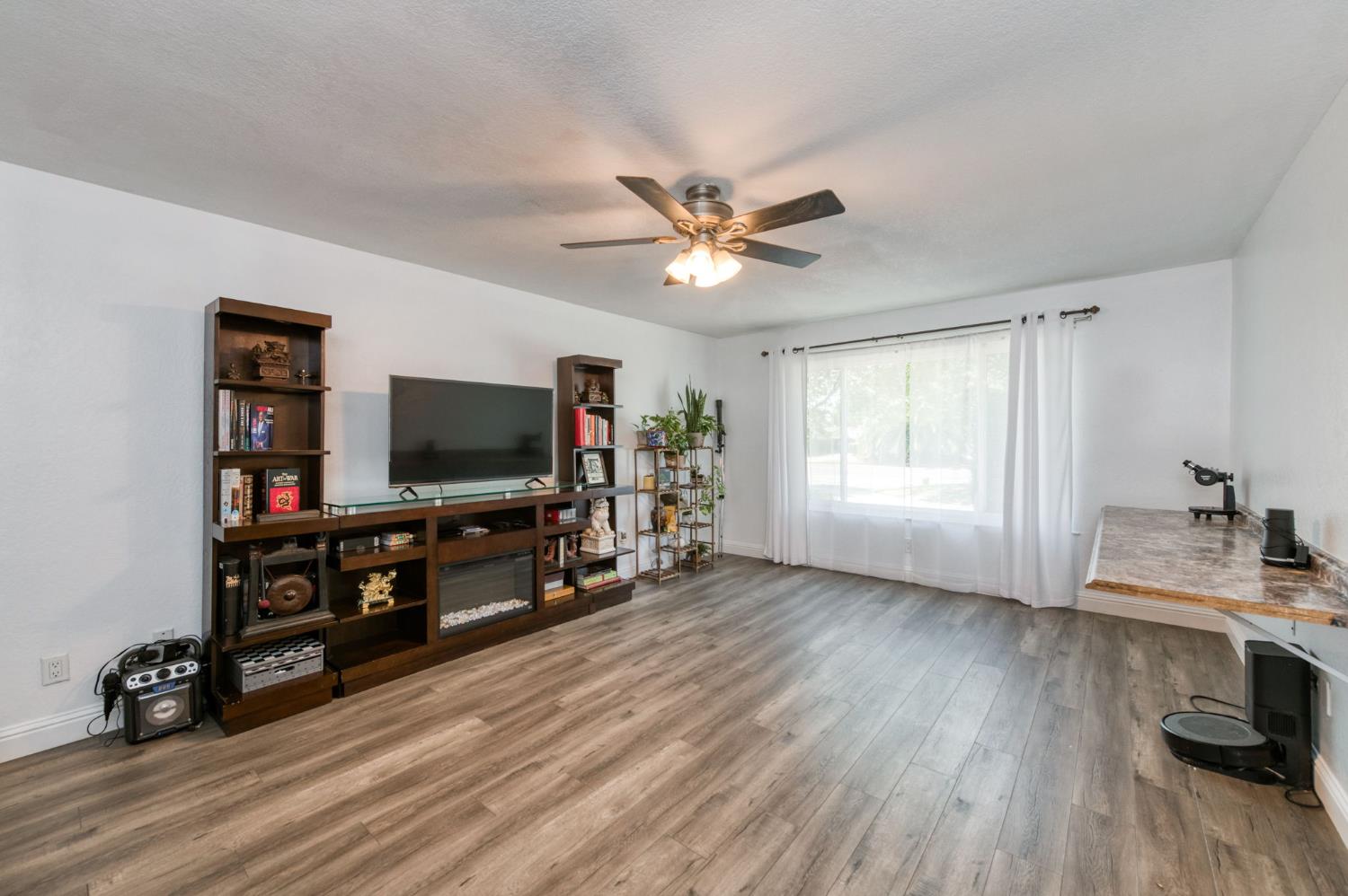 36837 Berkshire Dr, Madera, CA 93636