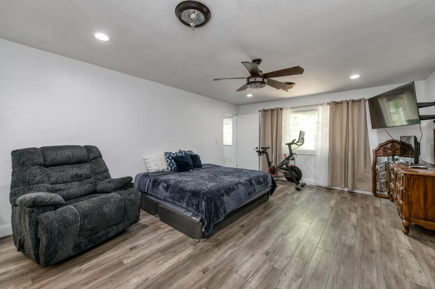 36837 Berkshire Dr, Madera, CA 93636