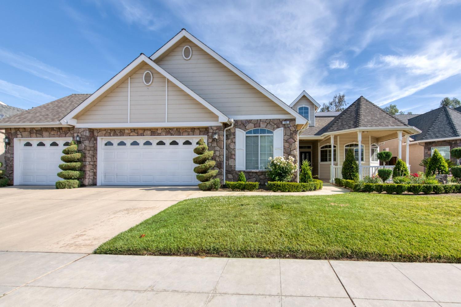 55 Serena Ave, Clovis, CA 93619