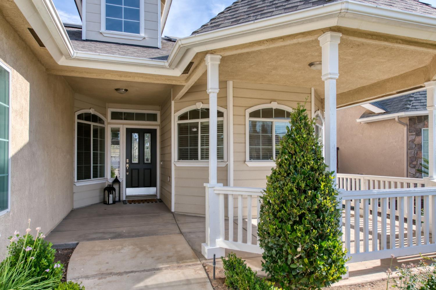 55 Serena Ave, Clovis, CA 93619