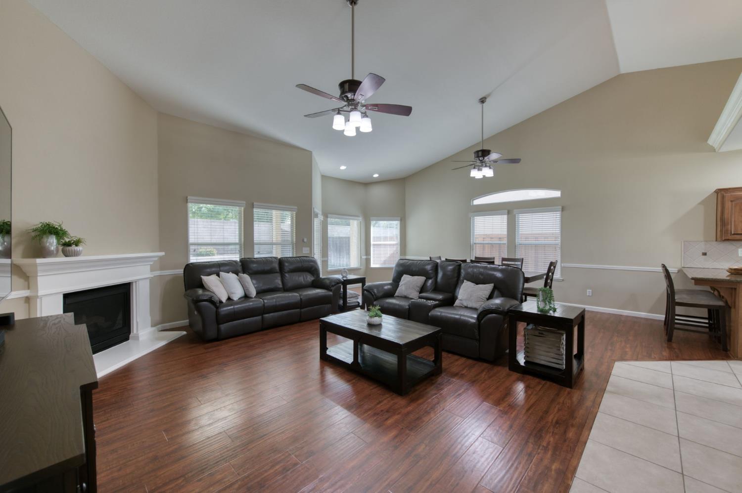 55 Serena Ave, Clovis, CA 93619