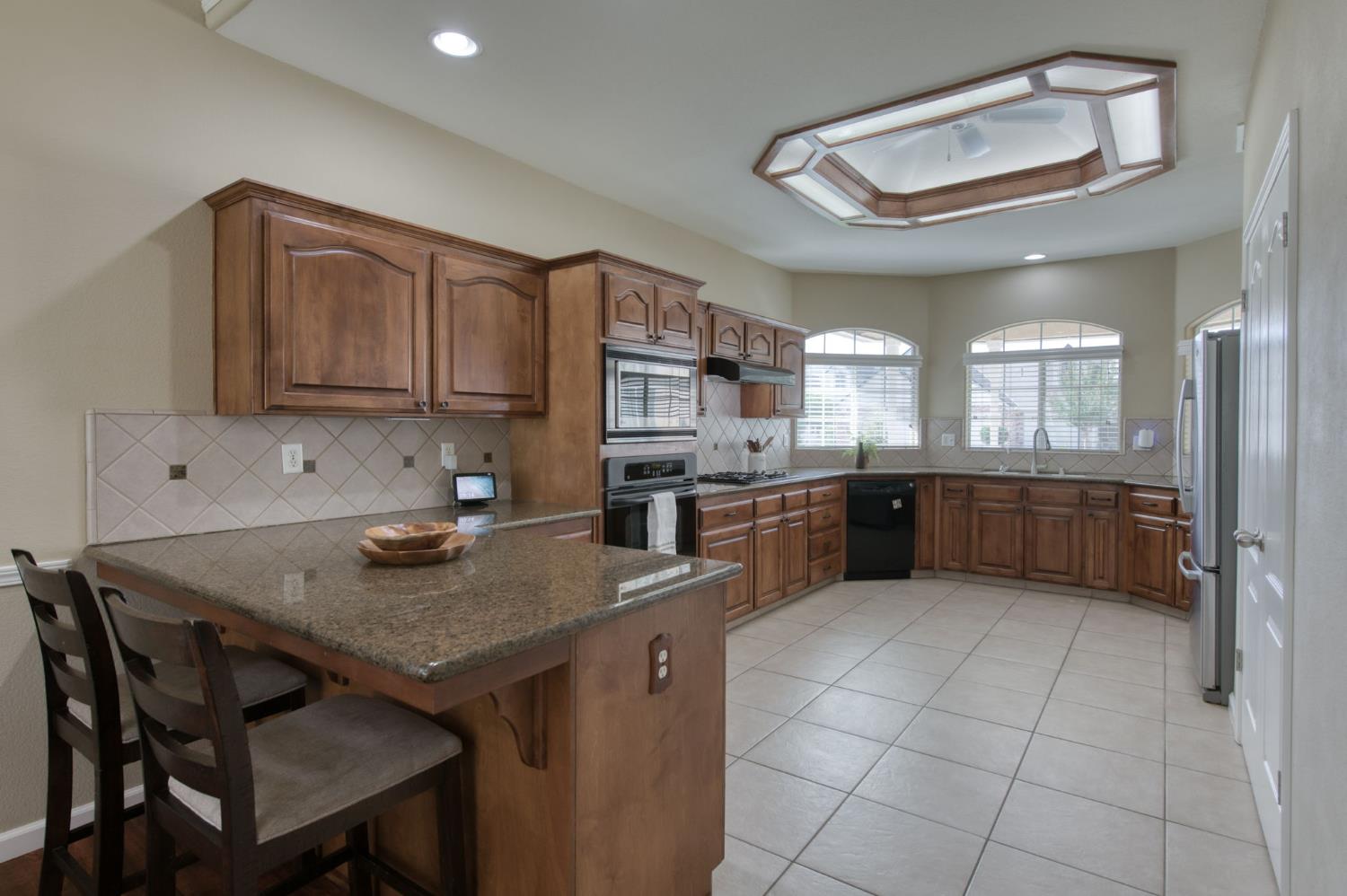 55 Serena Ave, Clovis, CA 93619