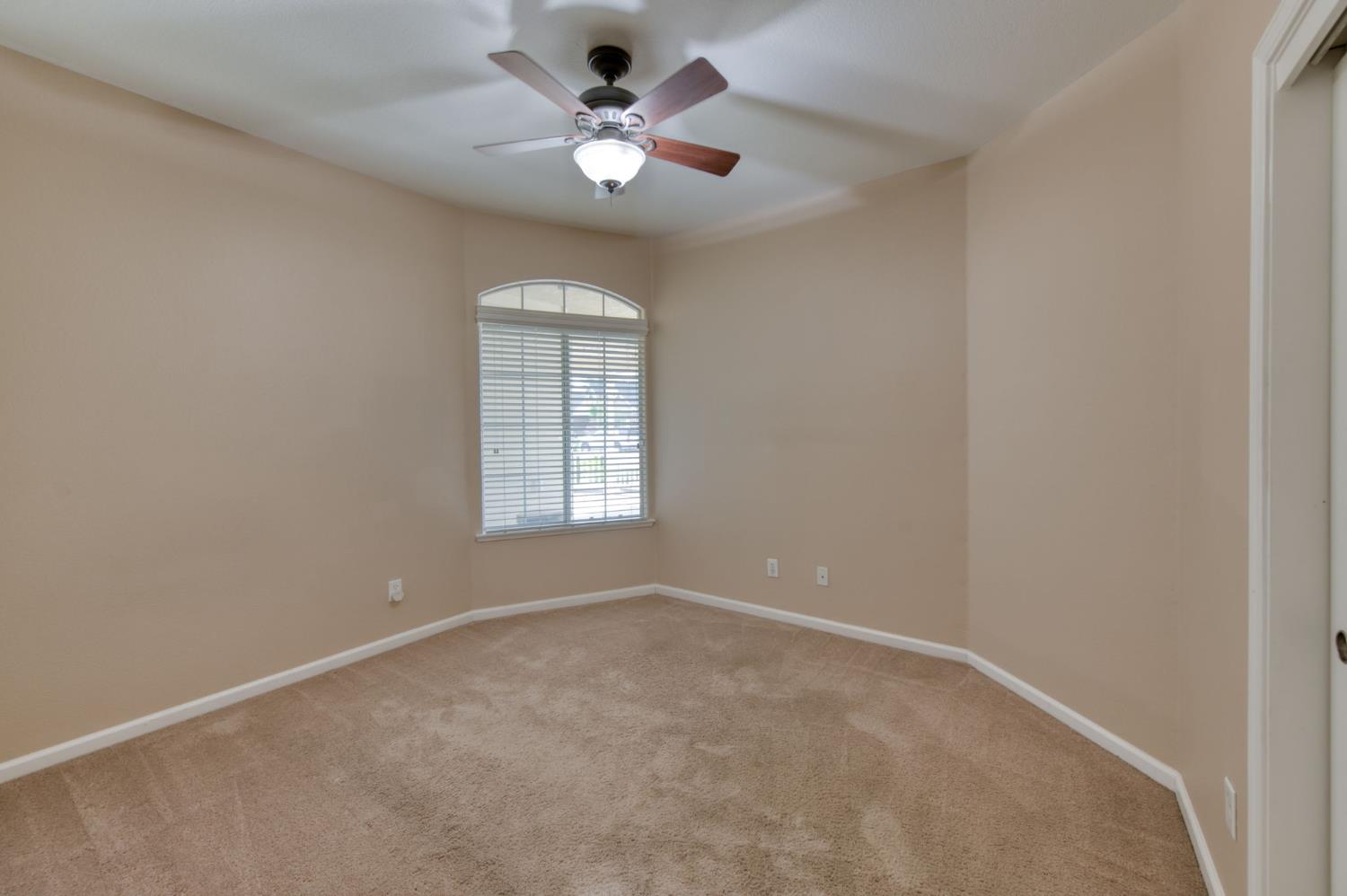 55 Serena Ave, Clovis, CA 93619