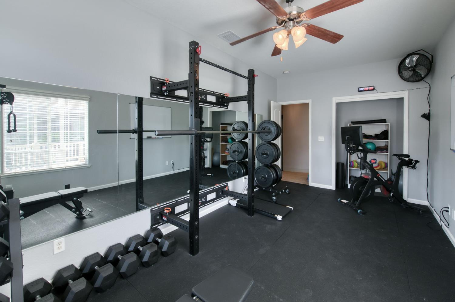 55 Serena Ave, Clovis, CA 93619