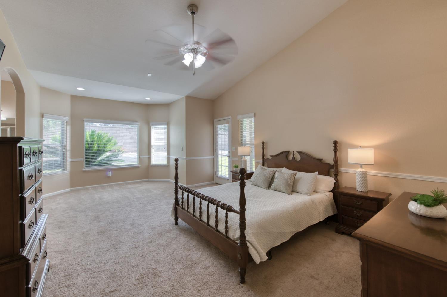 55 Serena Ave, Clovis, CA 93619