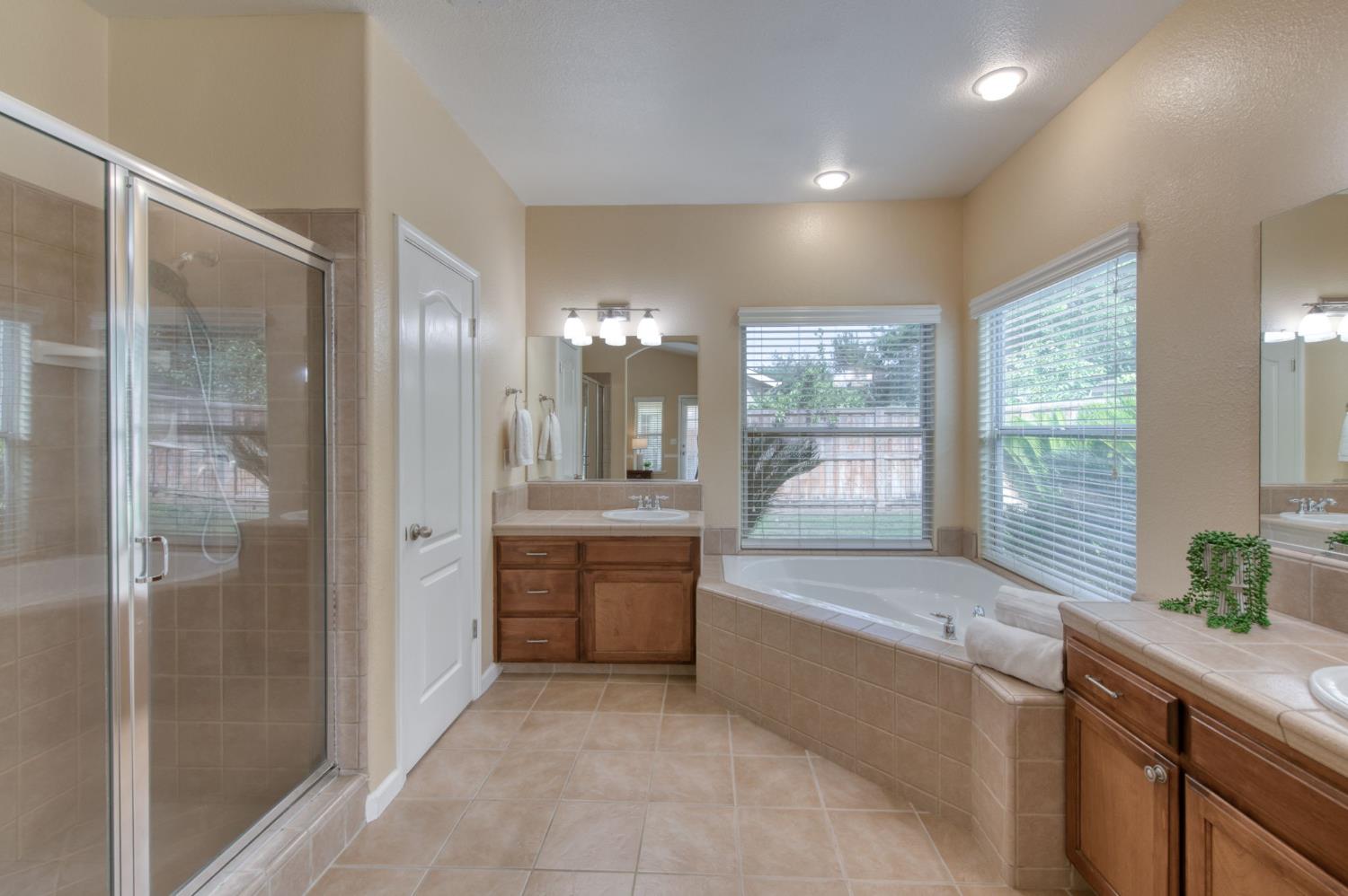 55 Serena Ave, Clovis, CA 93619