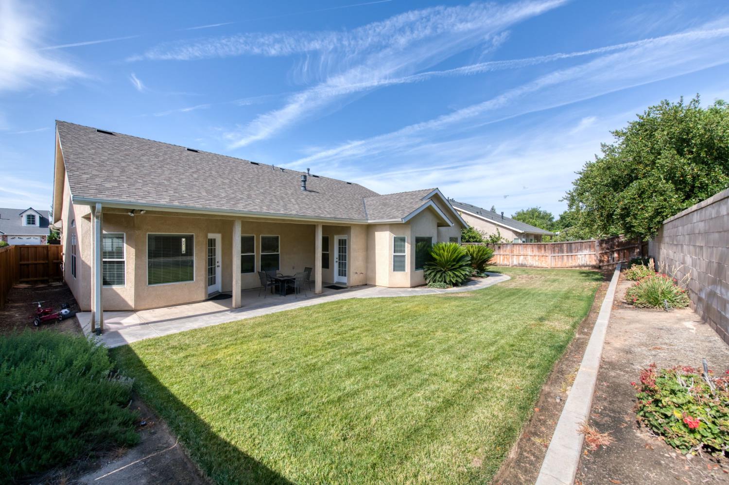 55 Serena Ave, Clovis, CA 93619