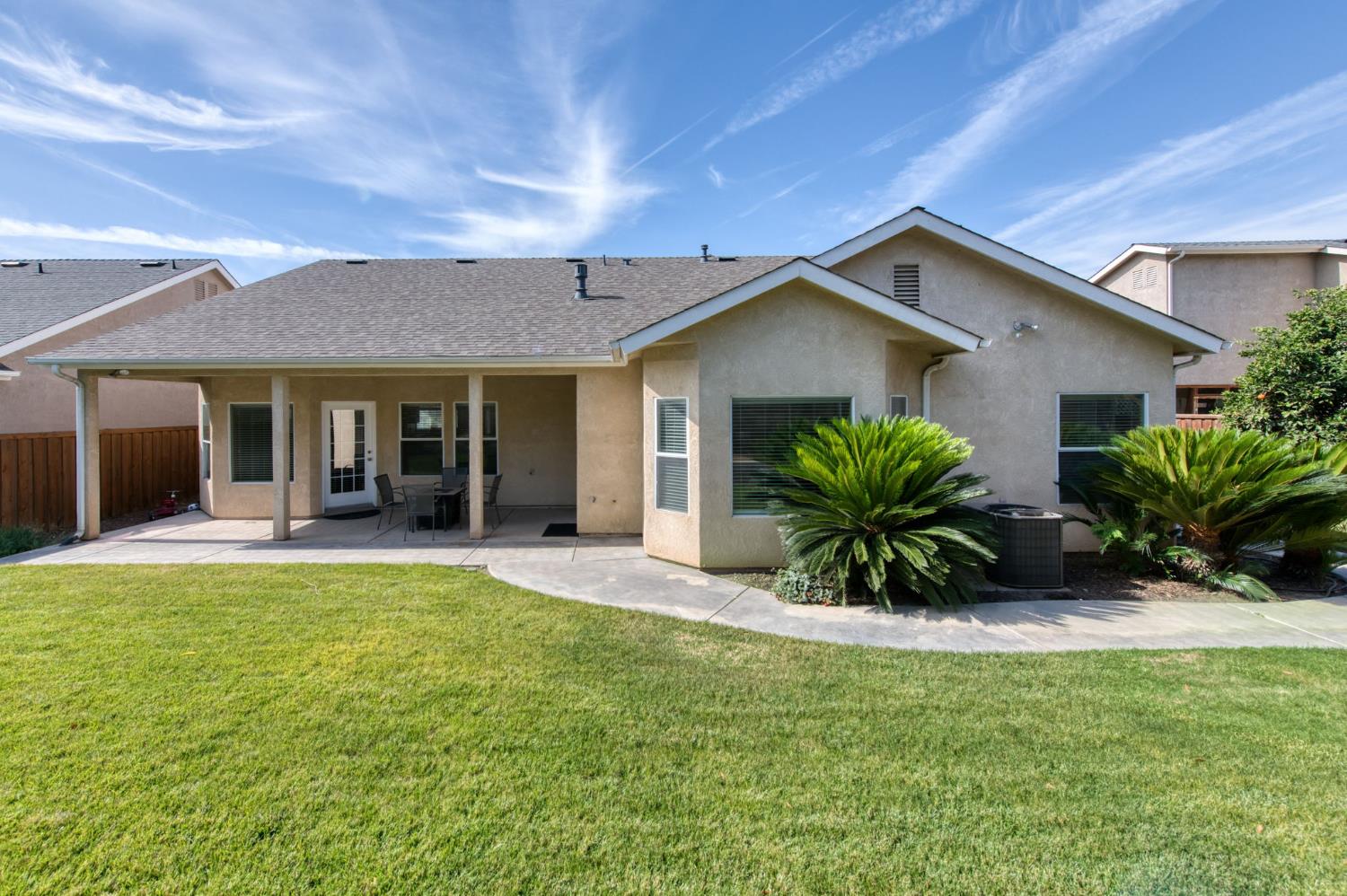55 Serena Ave, Clovis, CA 93619