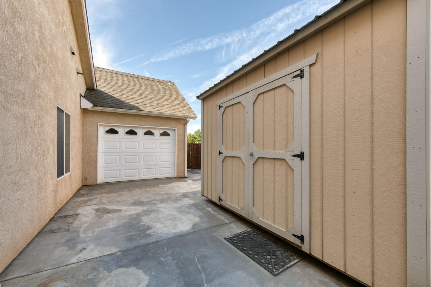55 Serena Ave, Clovis, CA 93619