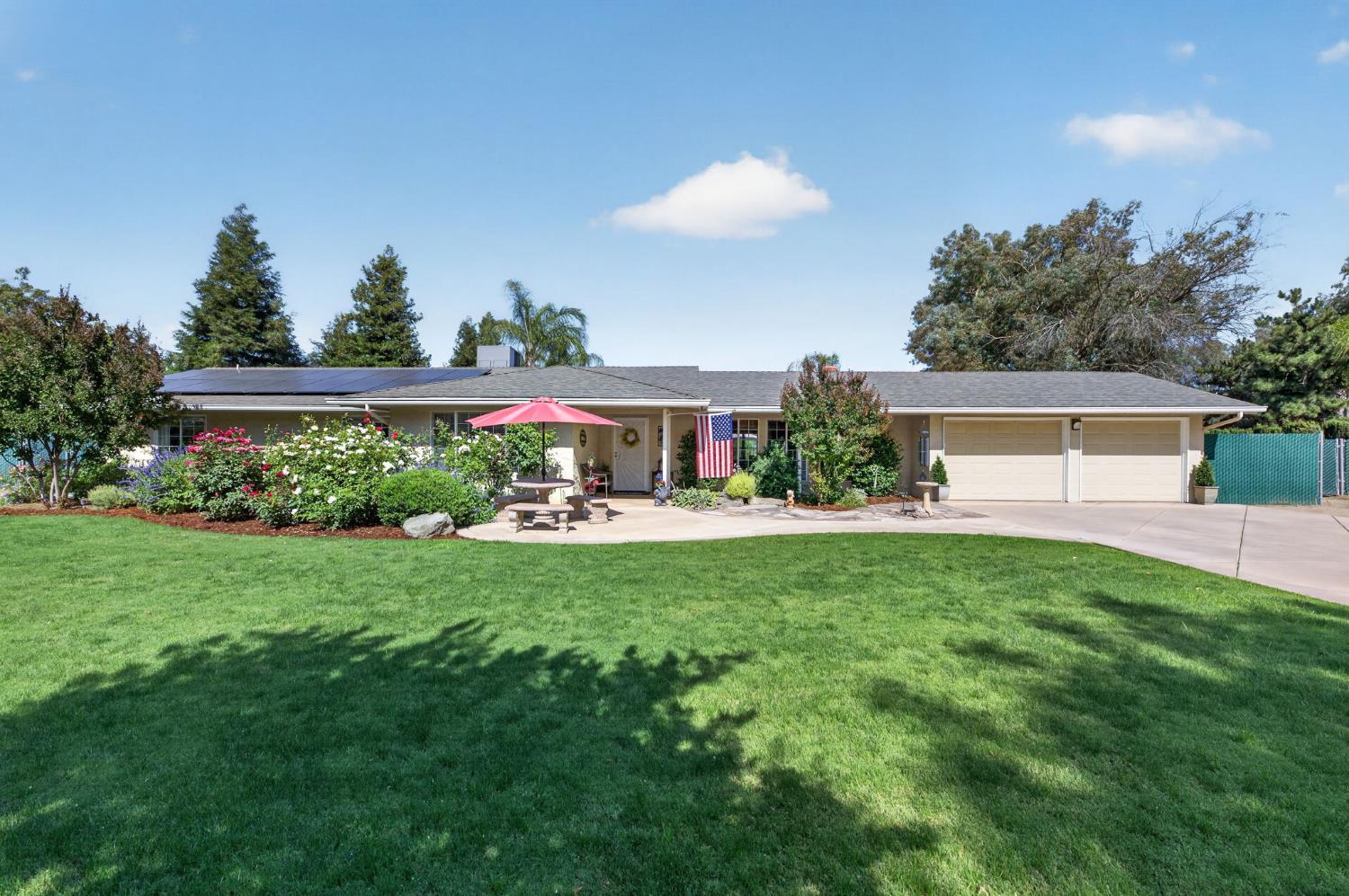 9198 N Fowler Ave, Clovis, CA 93619