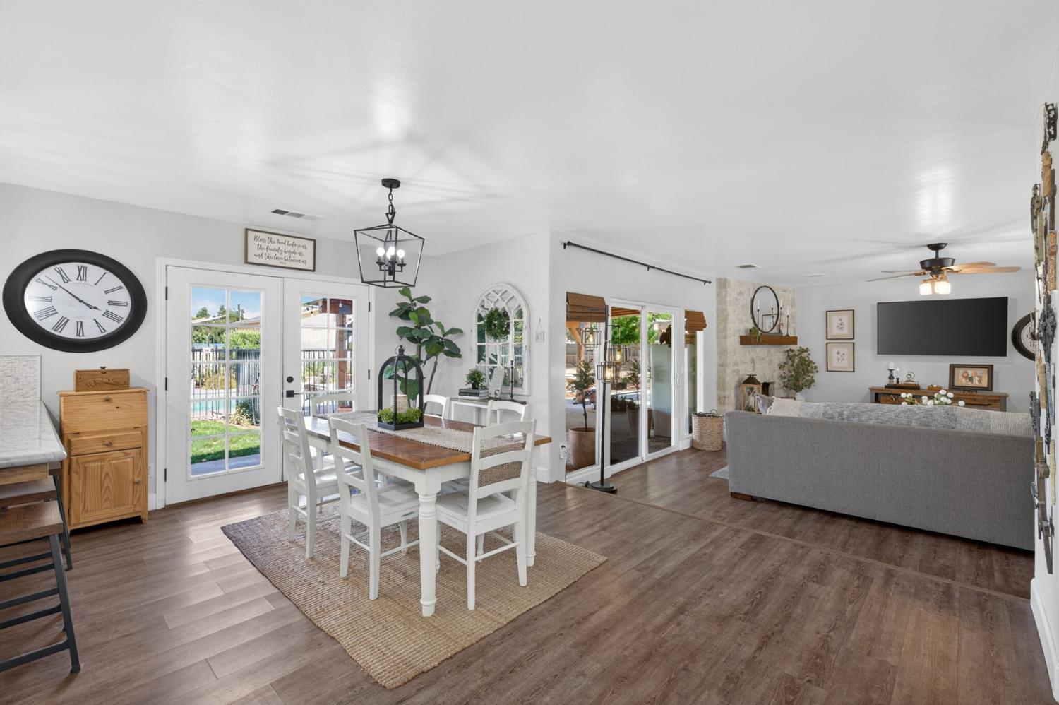 9198 N Fowler Ave, Clovis, CA 93619