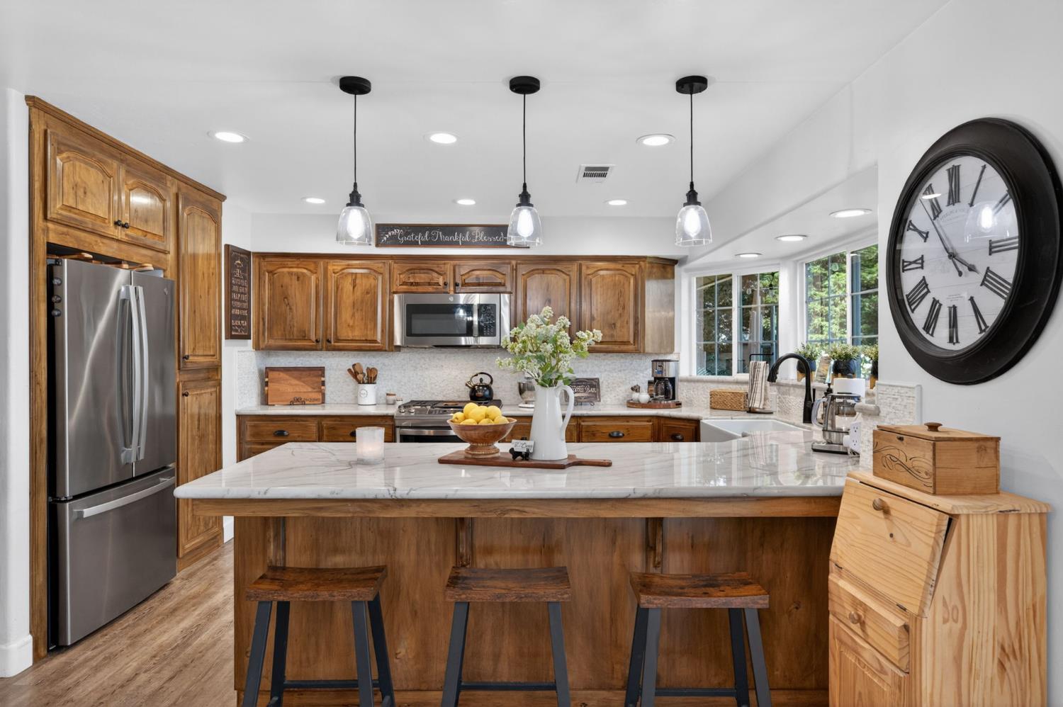 9198 N Fowler Ave, Clovis, CA 93619