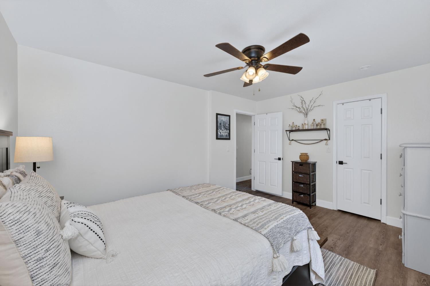9198 N Fowler Ave, Clovis, CA 93619