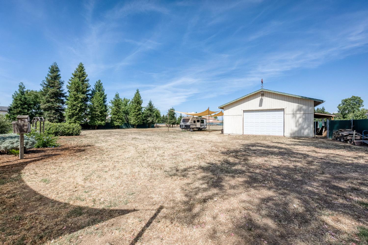 9198 N Fowler Ave, Clovis, CA 93619