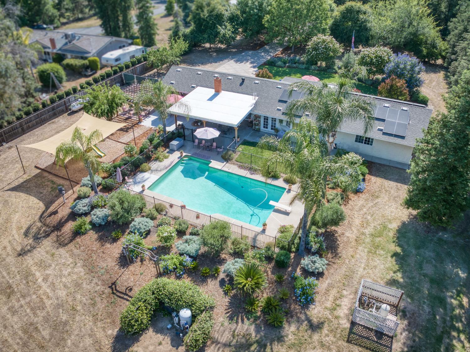 9198 N Fowler Ave, Clovis, CA 93619