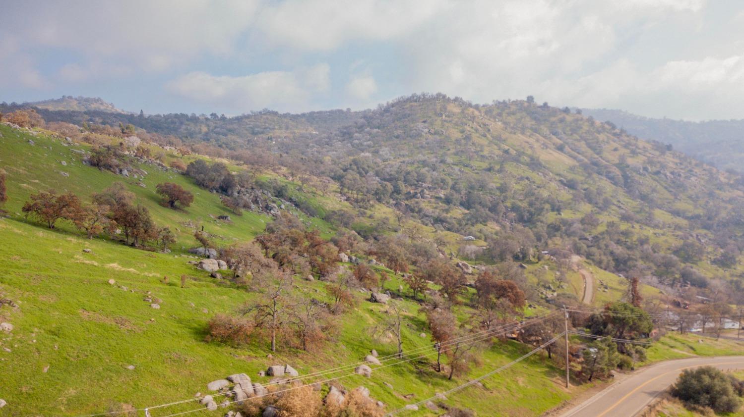 38938 Pepperweed Rd, Yokuts Valley, CA 93675