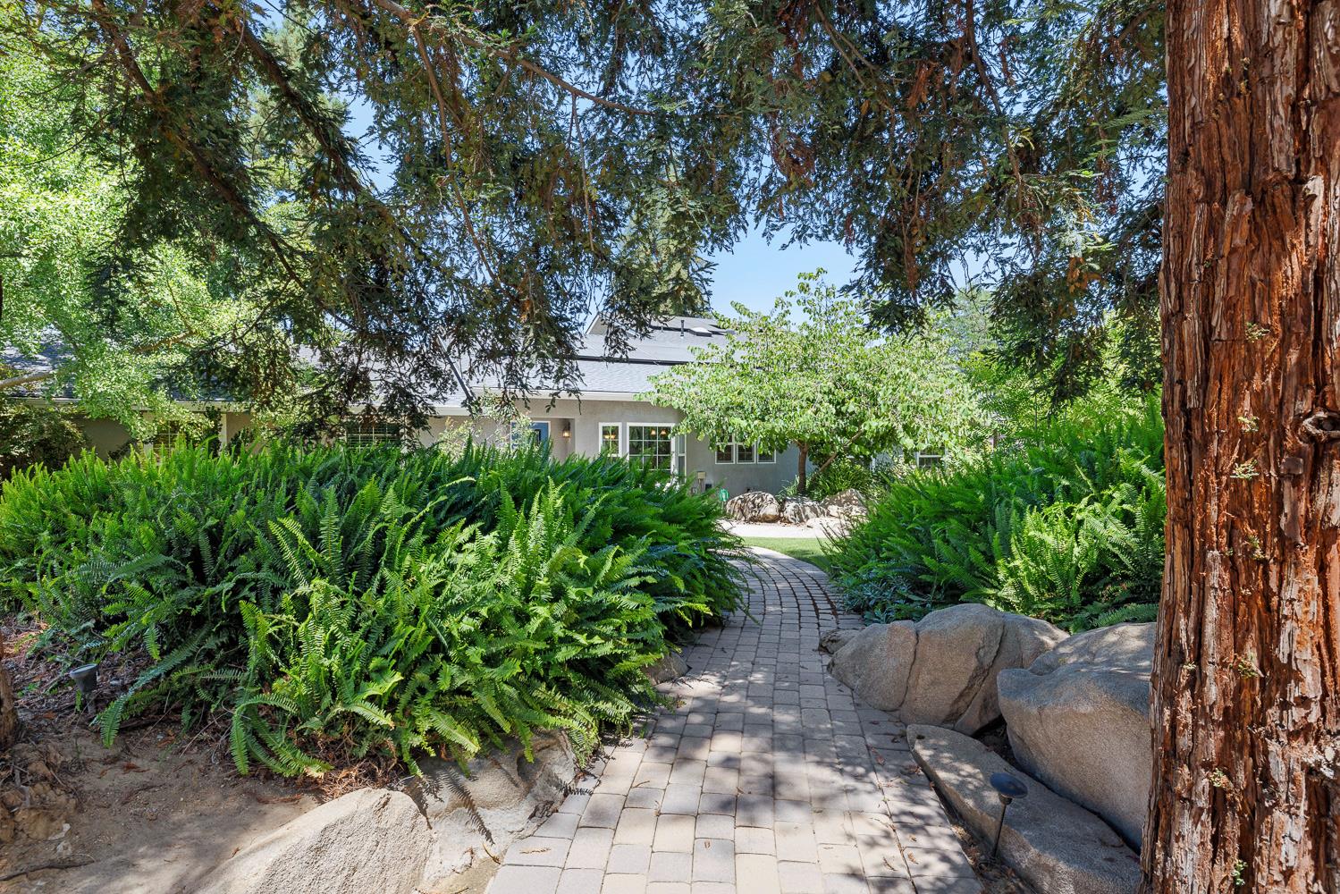 1408 E Plymouth Way, Fresno, CA 93720