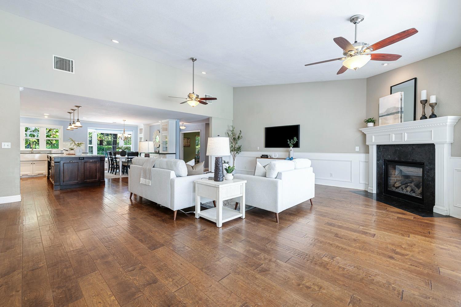 1408 E Plymouth Way, Fresno, CA 93720