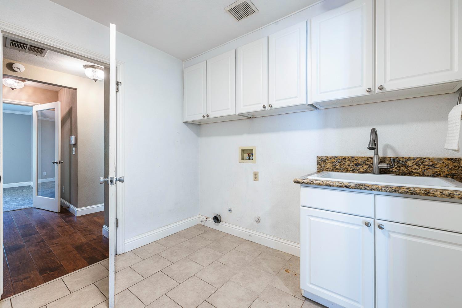 1408 E Plymouth Way, Fresno, CA 93720