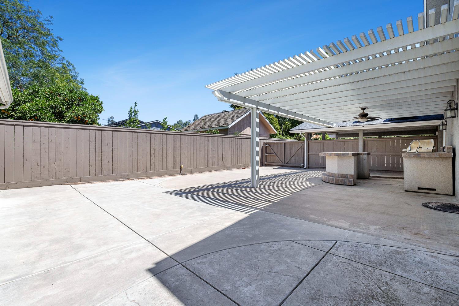 1408 E Plymouth Way, Fresno, CA 93720