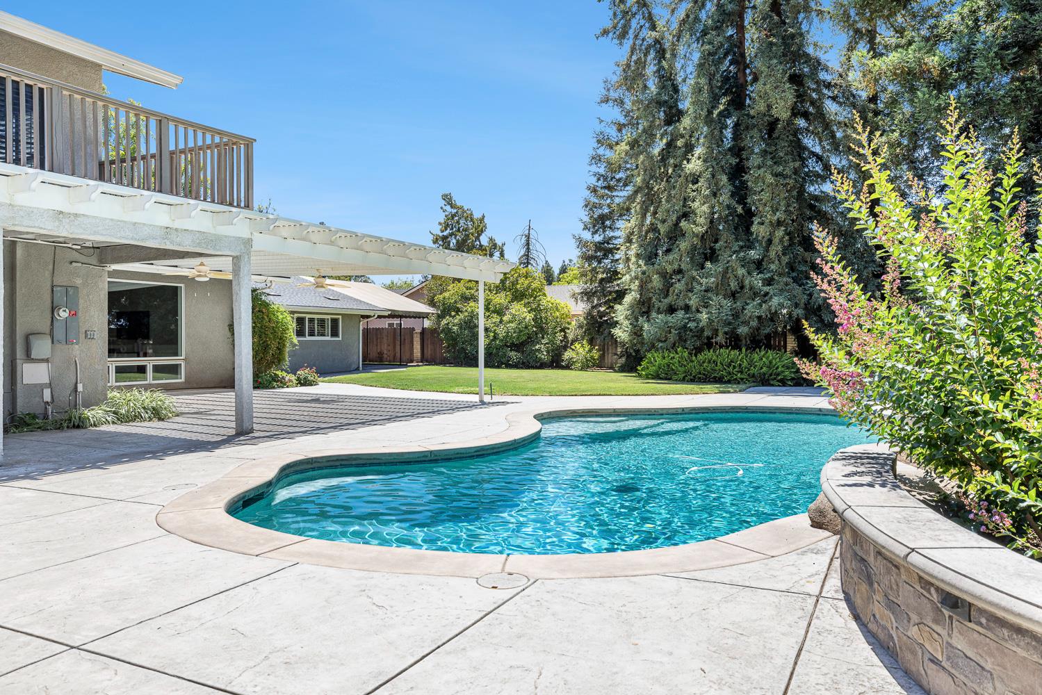 1408 E Plymouth Way, Fresno, CA 93720