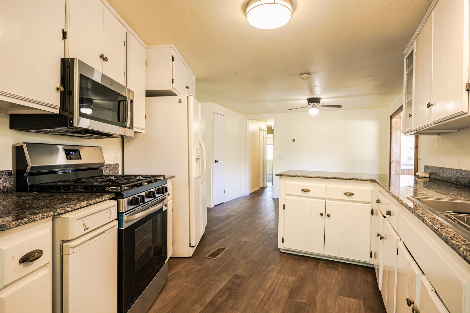 1087 Ben Hur, Raymond, CA 93653
