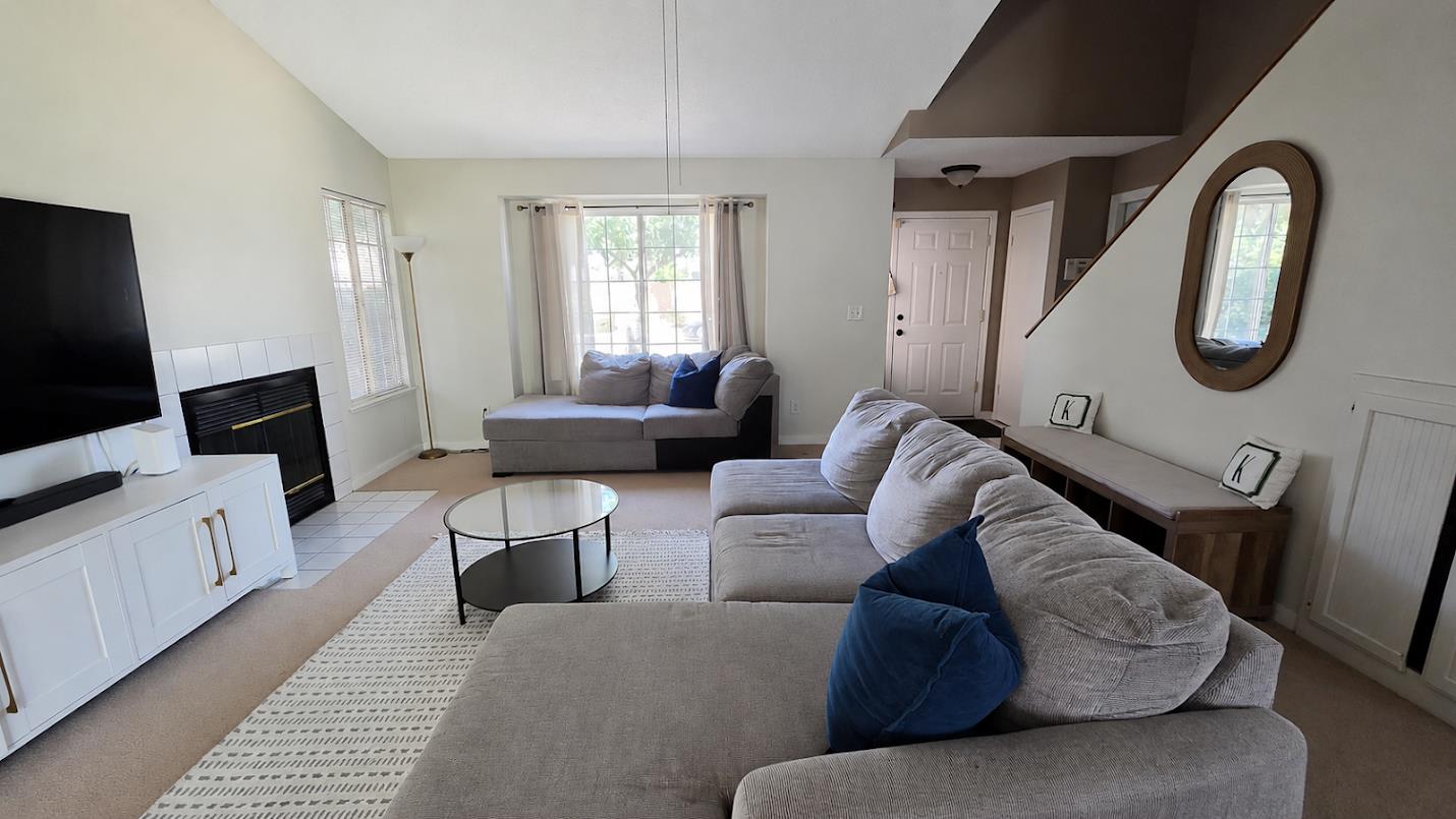 4685 W Bellaire Way, Fresno, CA 93722
