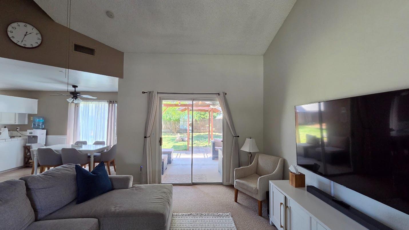 4685 W Bellaire Way, Fresno, CA 93722
