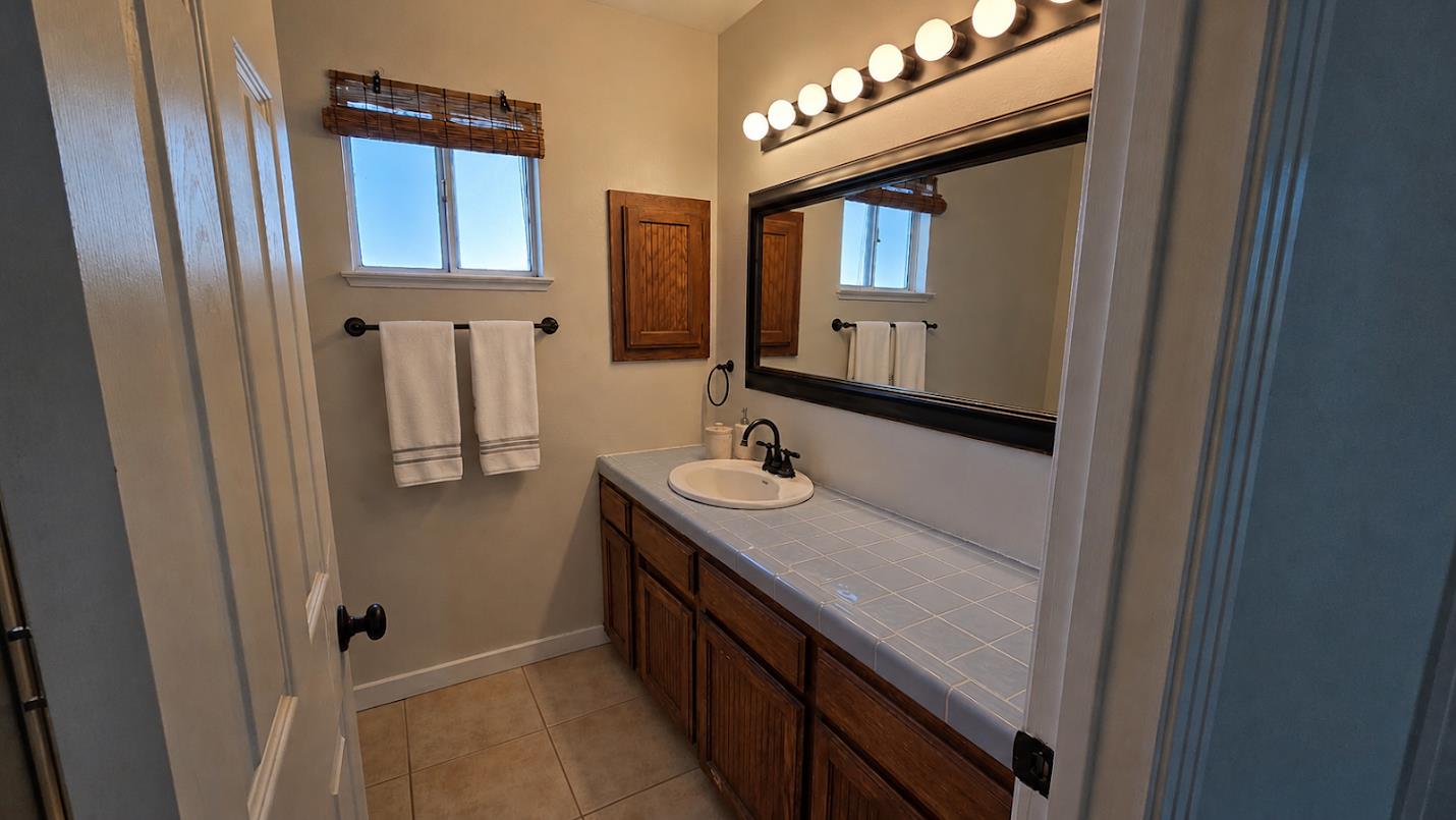 4685 W Bellaire Way, Fresno, CA 93722
