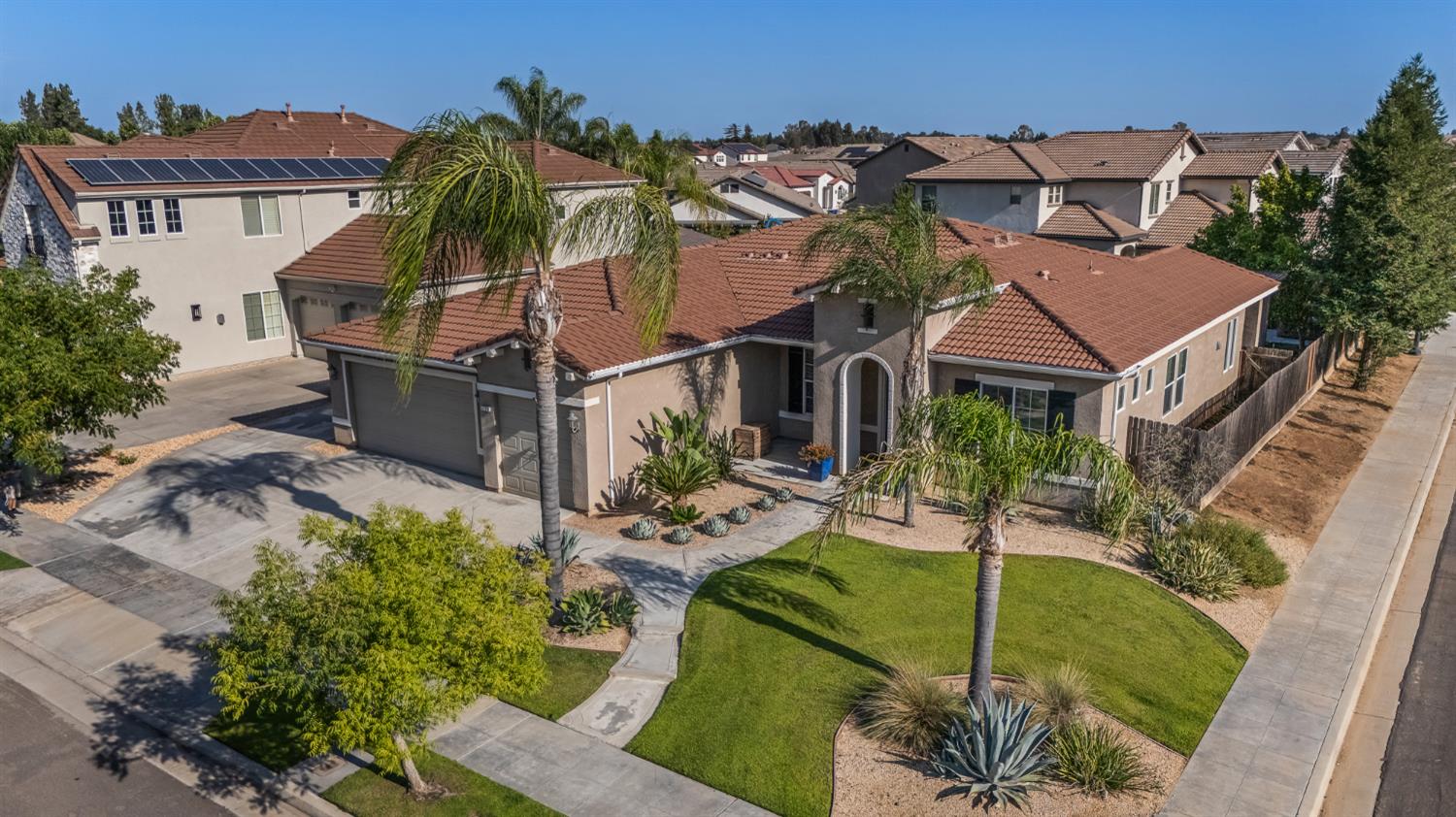 3128 Powers Ave, Clovis, CA 93619