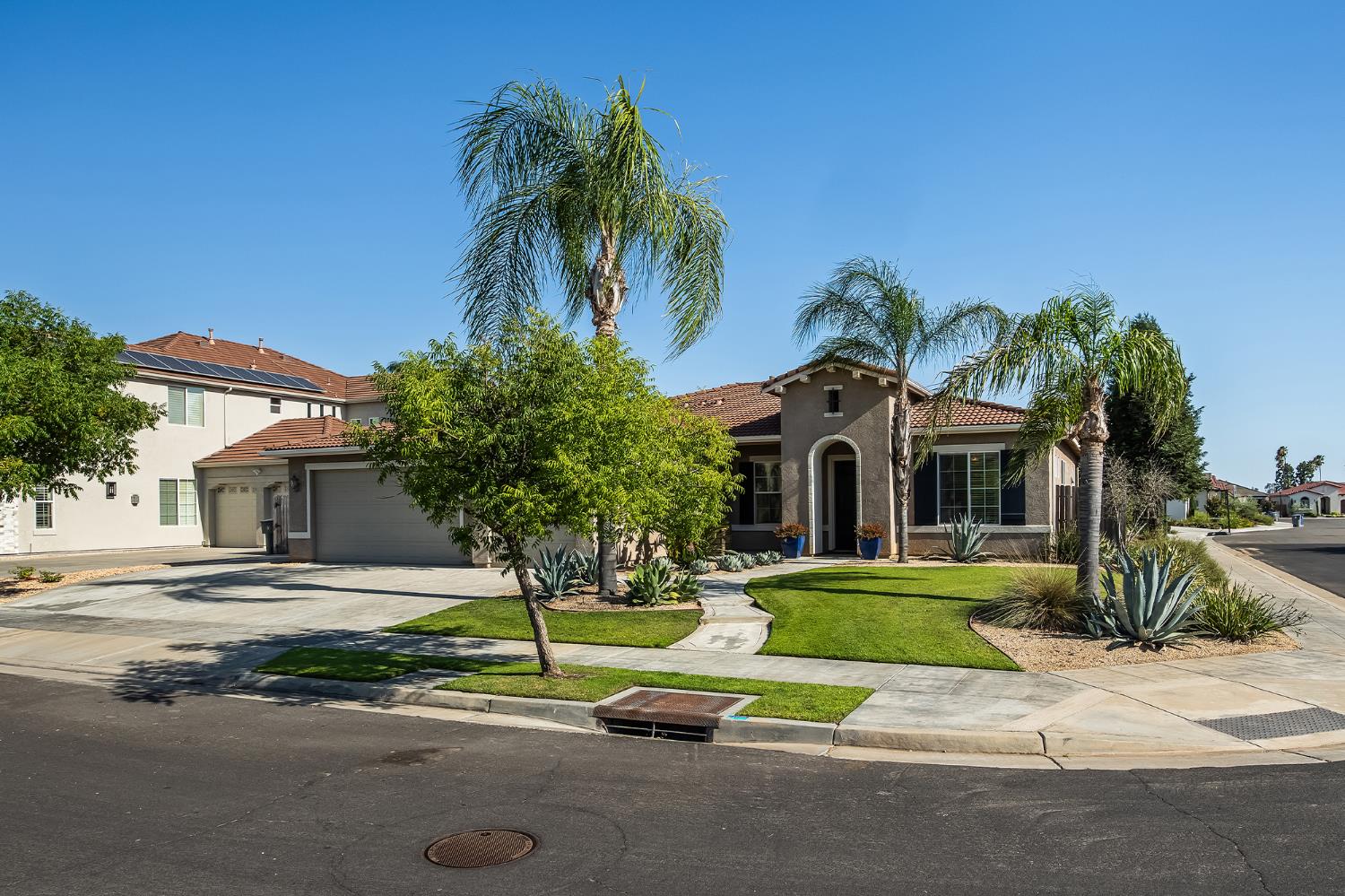 3128 Powers Ave, Clovis, CA 93619