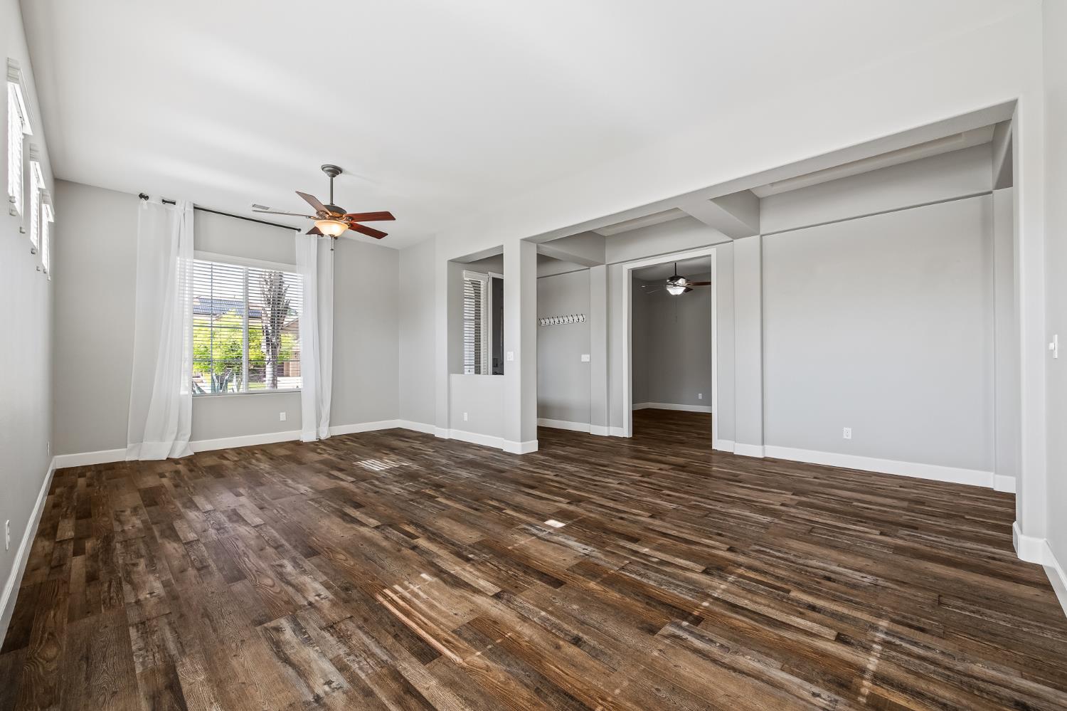 3128 Powers Ave, Clovis, CA 93619