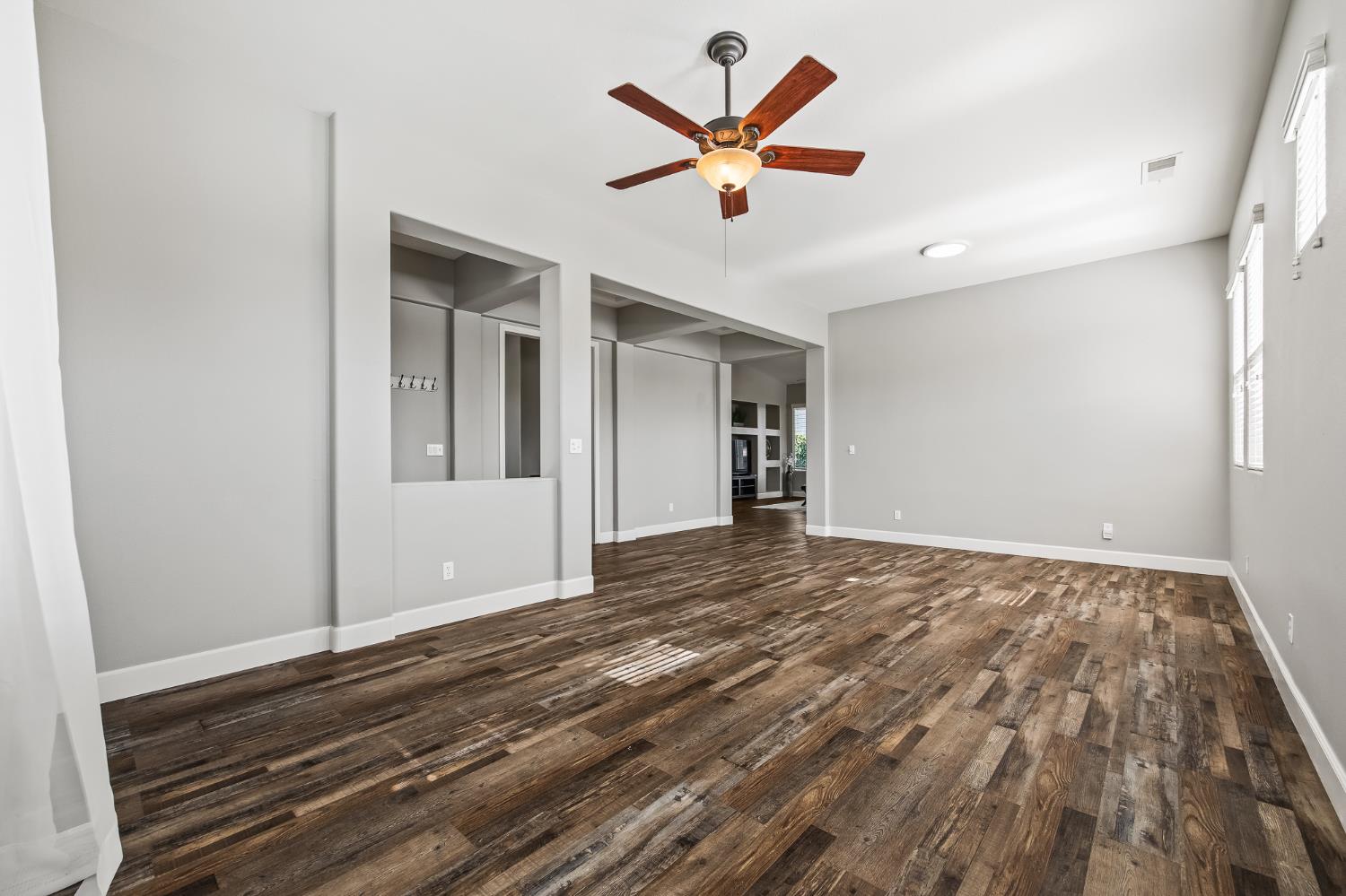 3128 Powers Ave, Clovis, CA 93619