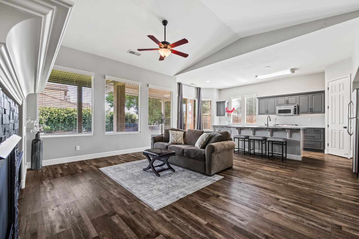3128 Powers Ave, Clovis, CA 93619