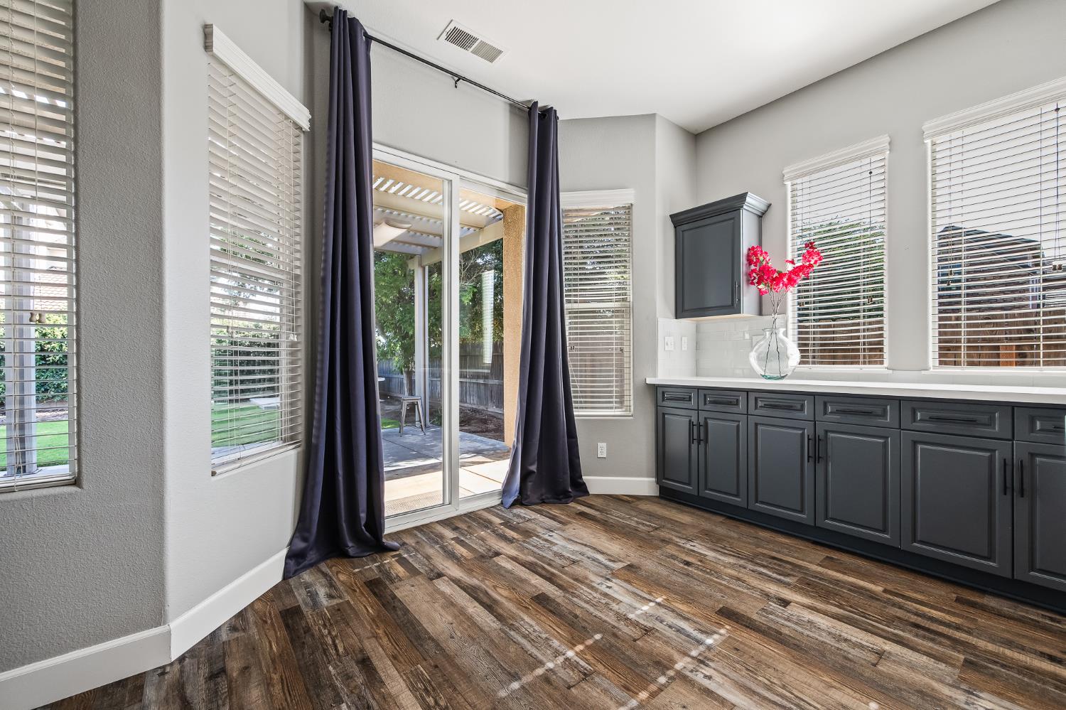 3128 Powers Ave, Clovis, CA 93619