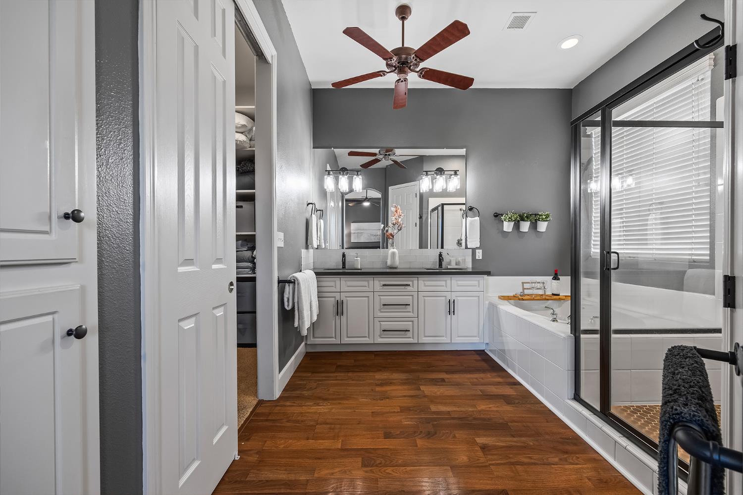 3128 Powers Ave, Clovis, CA 93619
