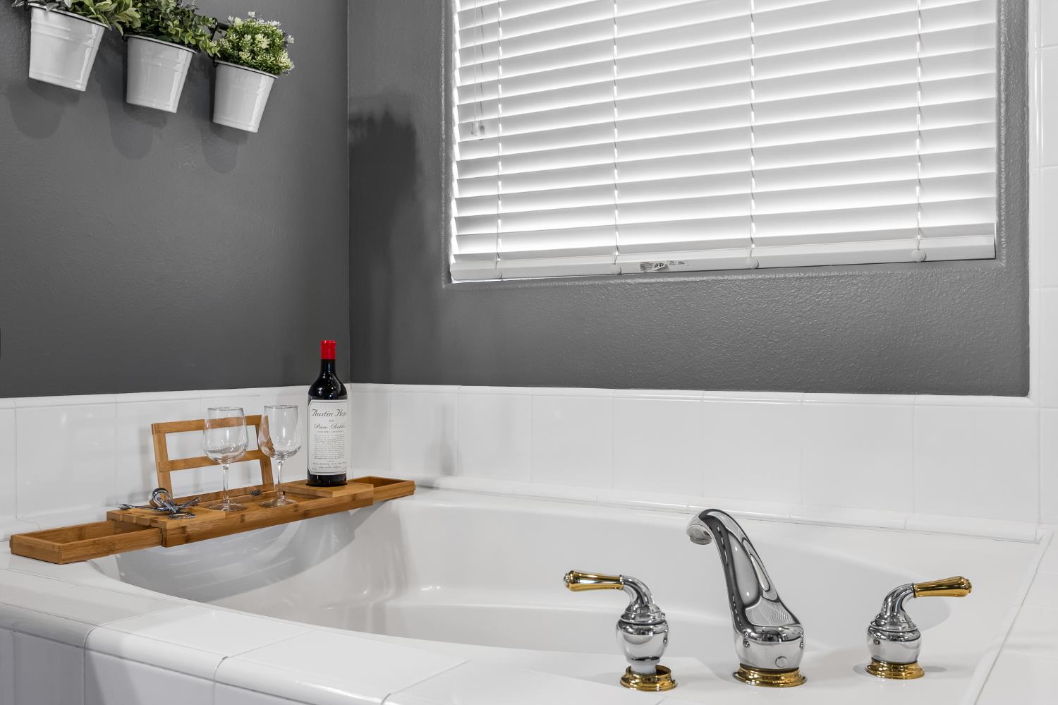 3128 Powers Ave, Clovis, CA 93619