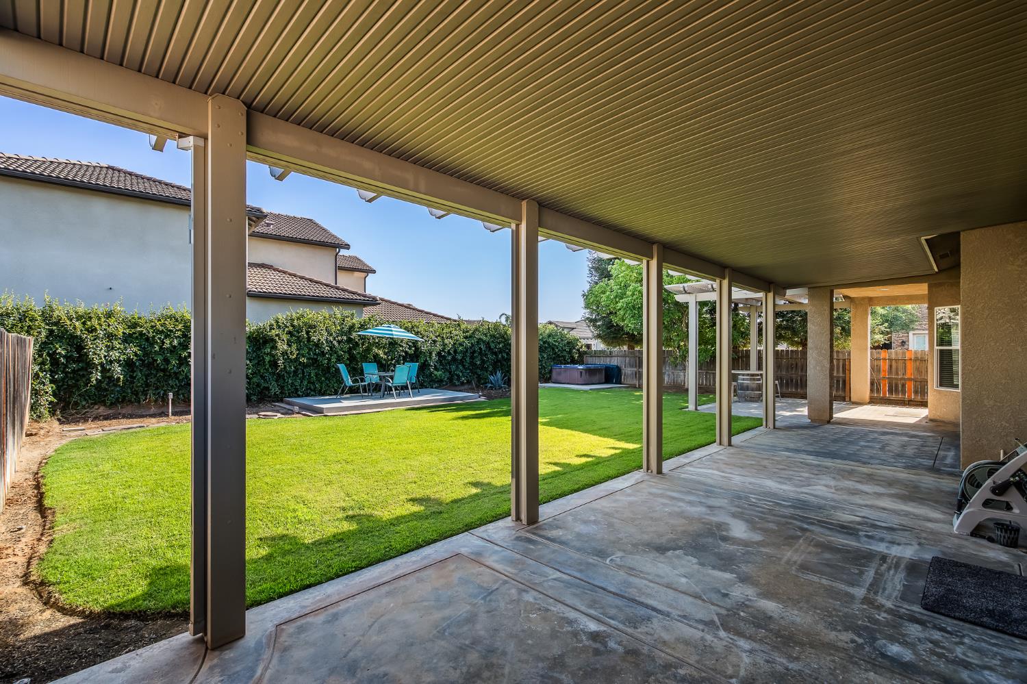 3128 Powers Ave, Clovis, CA 93619