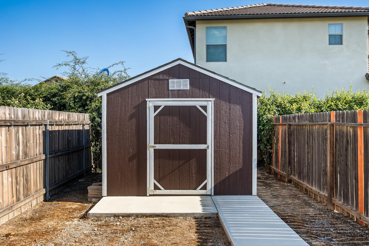 3128 Powers Ave, Clovis, CA 93619