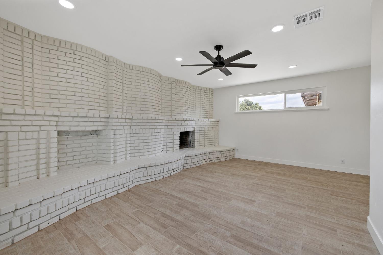 6125 E Mount Whitney, Laton, CA 93242
