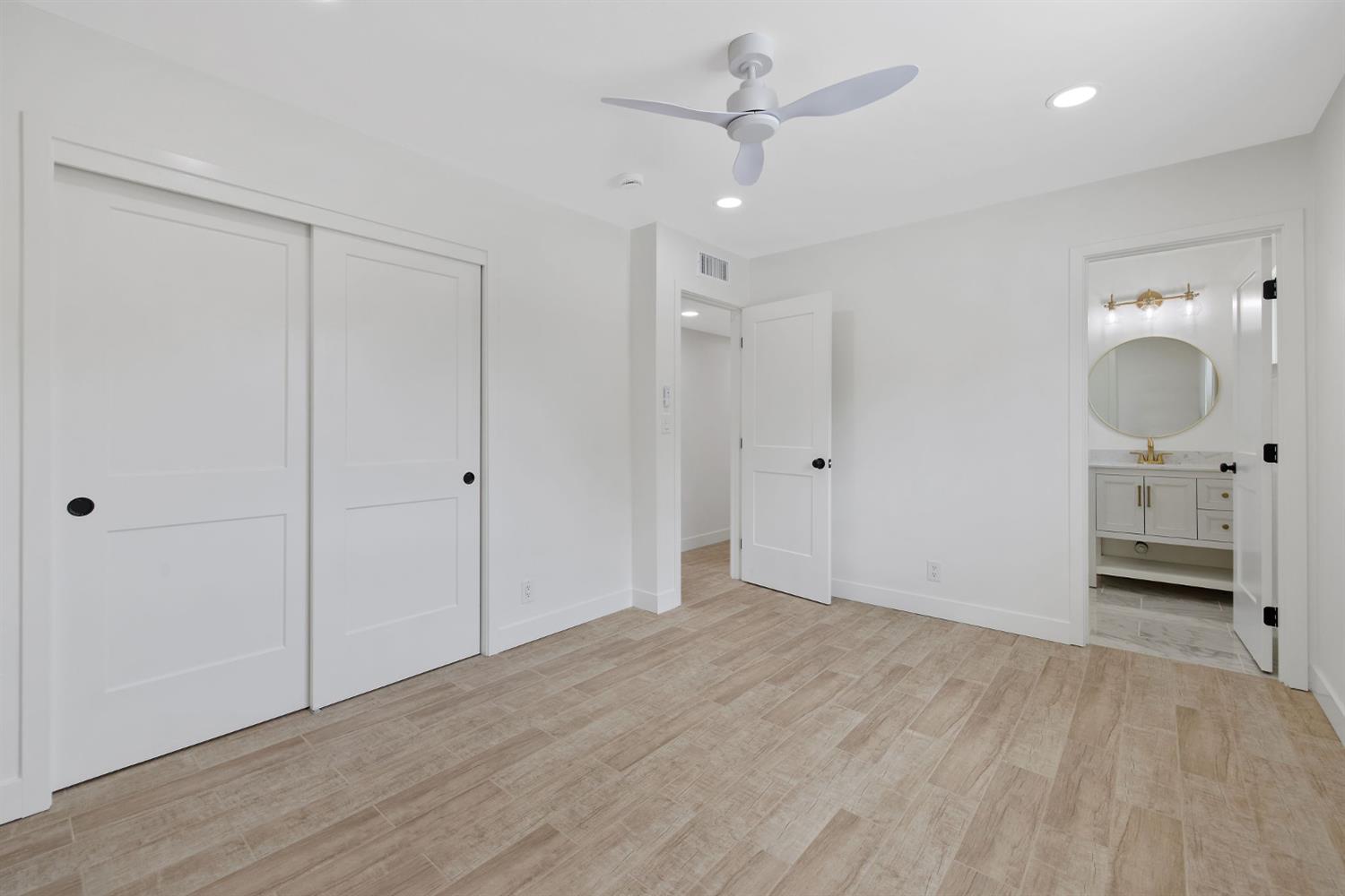 6125 E Mount Whitney, Laton, CA 93242