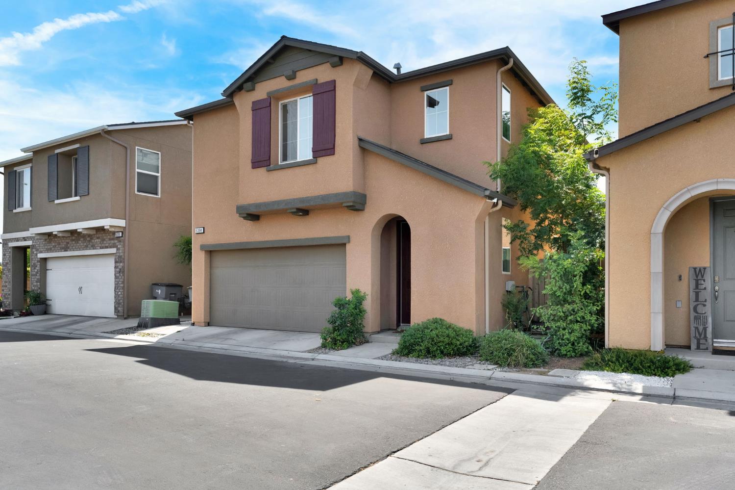 5394 W Santa Cruz Way, Fresno, CA 93722