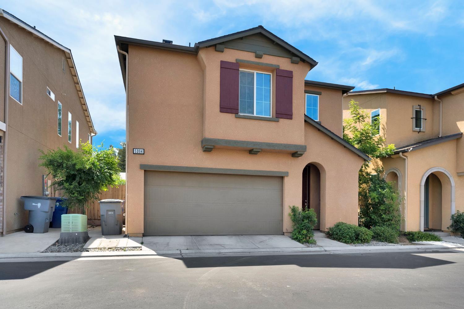 5394 W Santa Cruz Way, Fresno, CA 93722