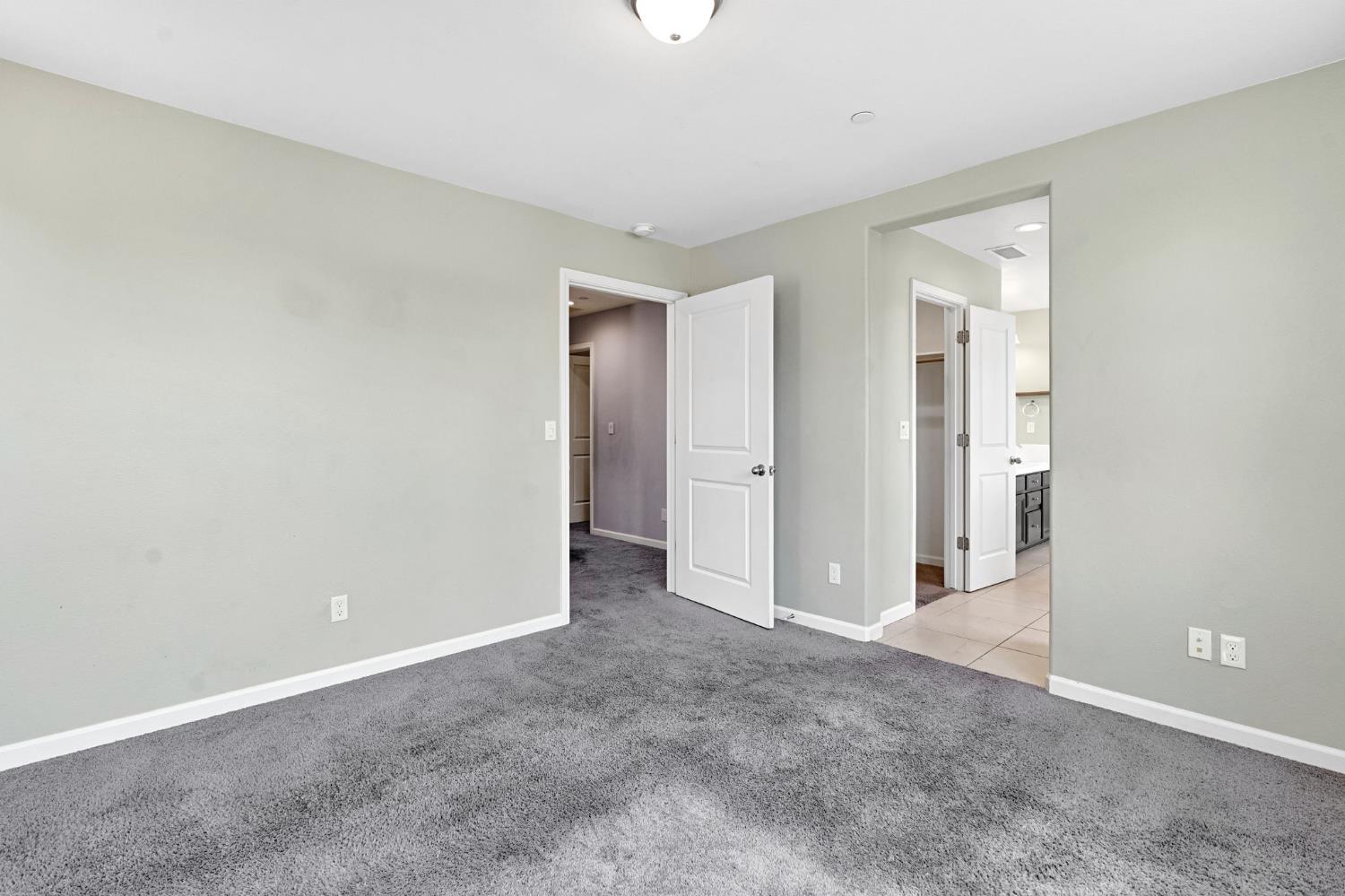 5394 W Santa Cruz Way, Fresno, CA 93722