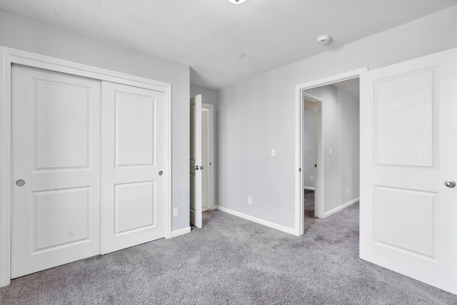 5394 W Santa Cruz Way, Fresno, CA 93722