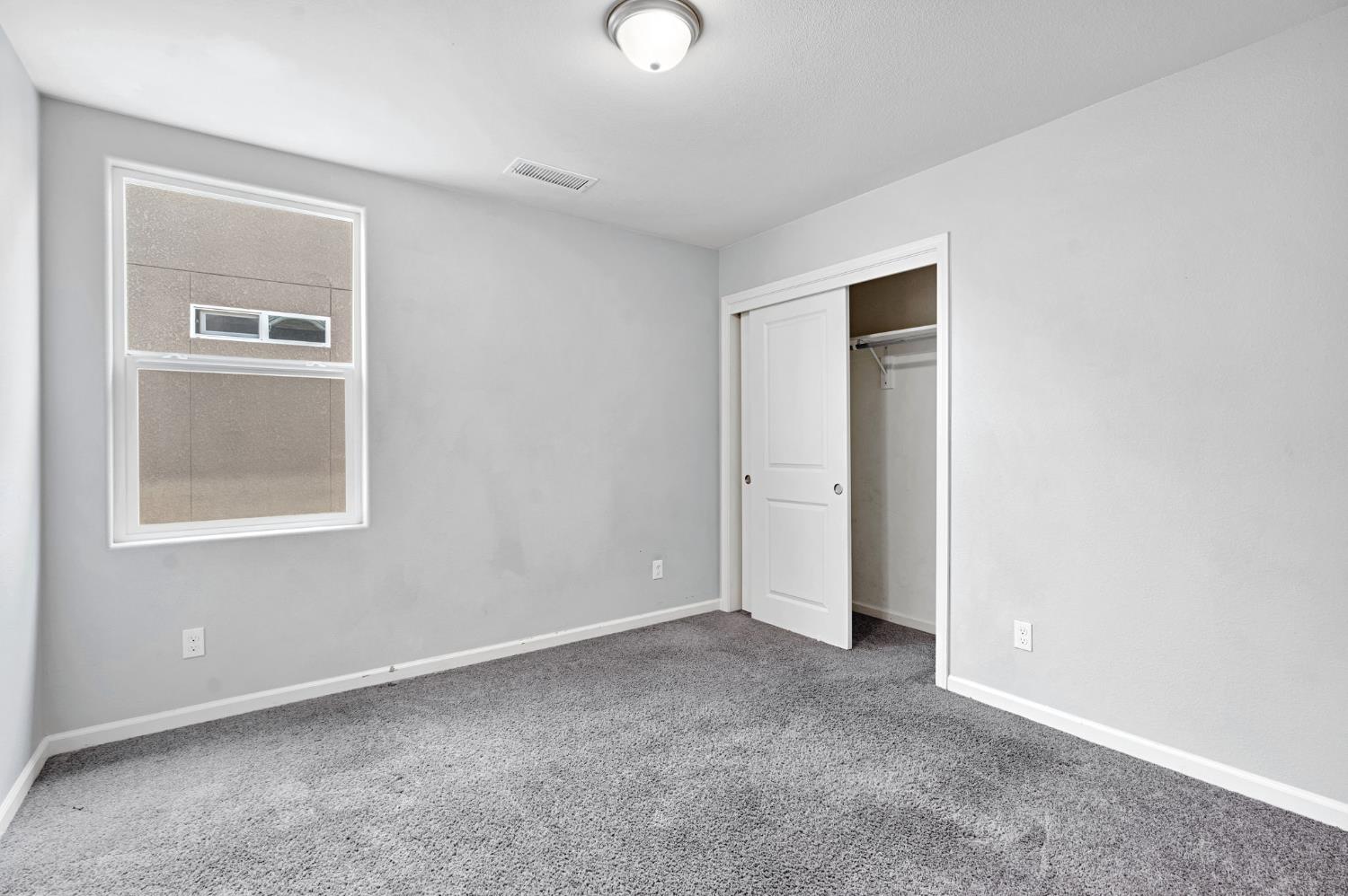 5394 W Santa Cruz Way, Fresno, CA 93722