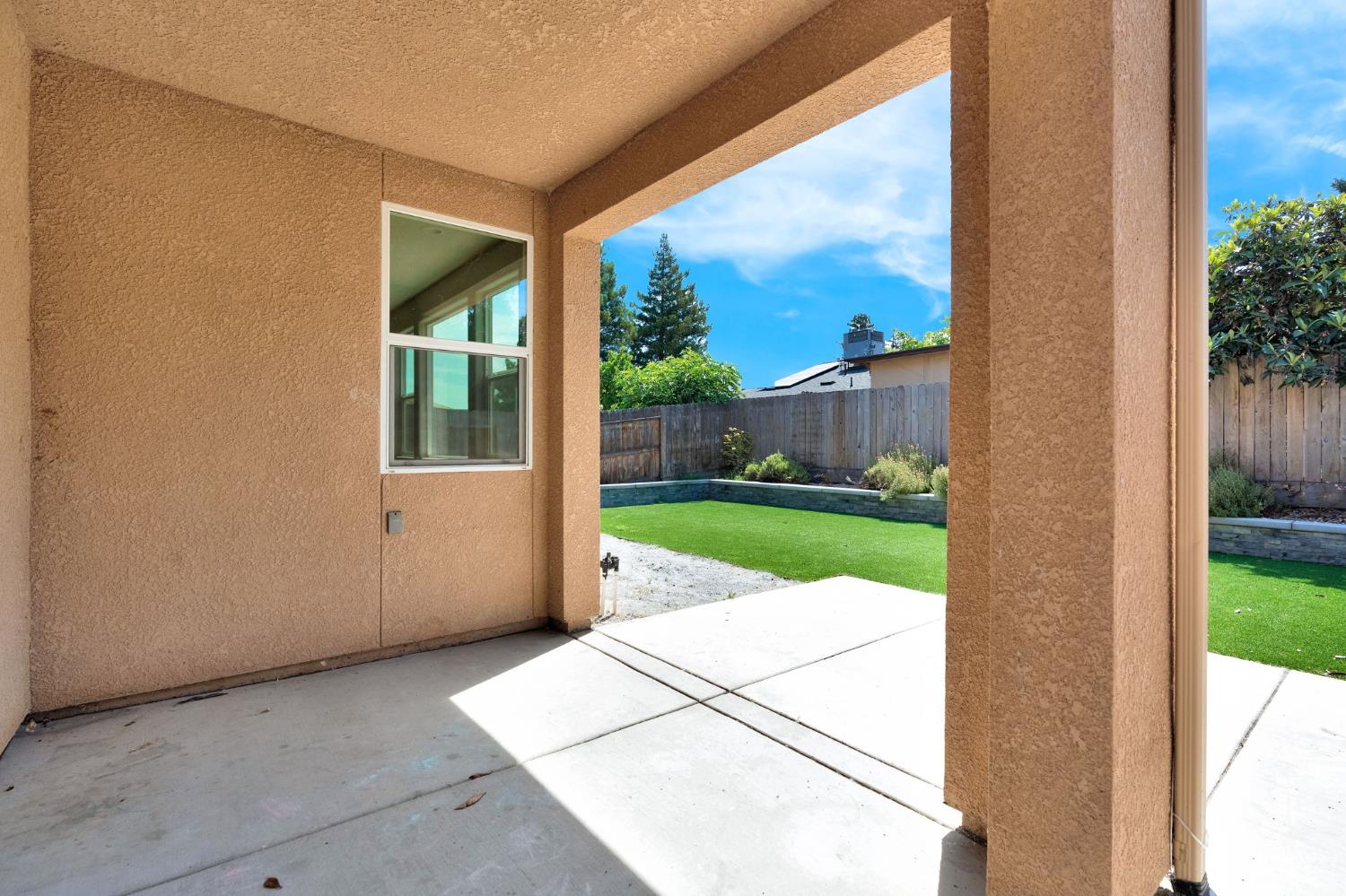 5394 W Santa Cruz Way, Fresno, CA 93722