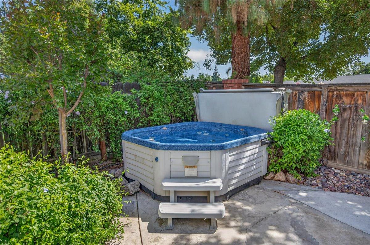 7878 N Meridian Ave, Fresno, CA 93720