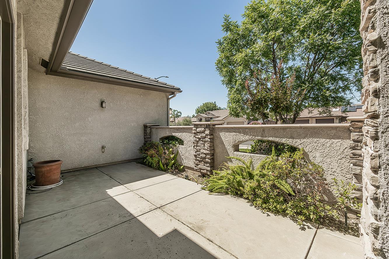 2998 Ashcroft, Clovis, CA 93611
